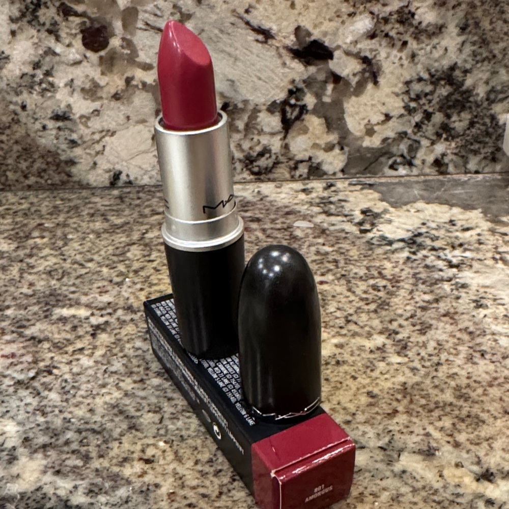 MAC Cosmetics Lipstick in Amorous 801 - Picture 2 of 3